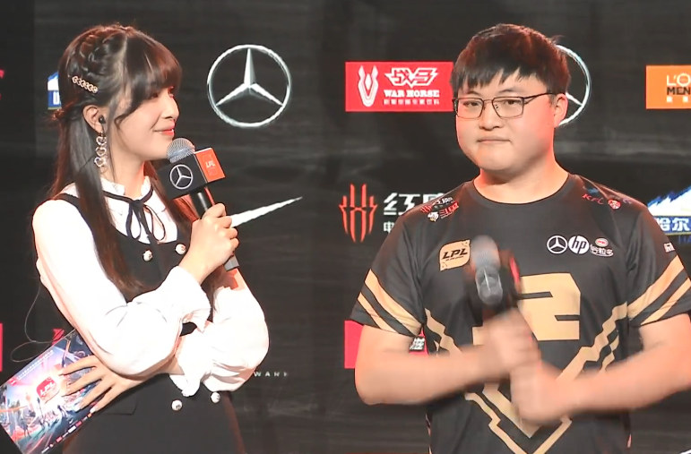 PG-Doinb回归赛场，大胜首场状态亮眼，雄鹿观众沸腾！的简单介绍