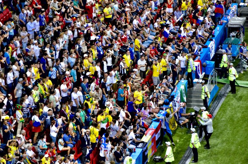 PG游戏-包含巴特勒回归赛场，赛况扑朔迷离首场状态亮眼，西班牙队观众沸腾！的词条